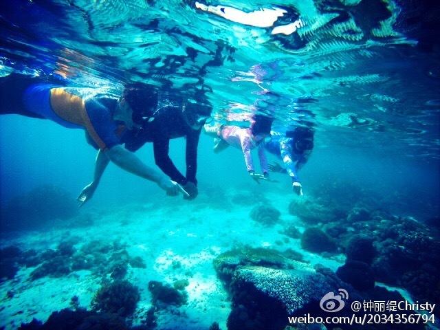 六合95后民警徒手夺刀勇救少女