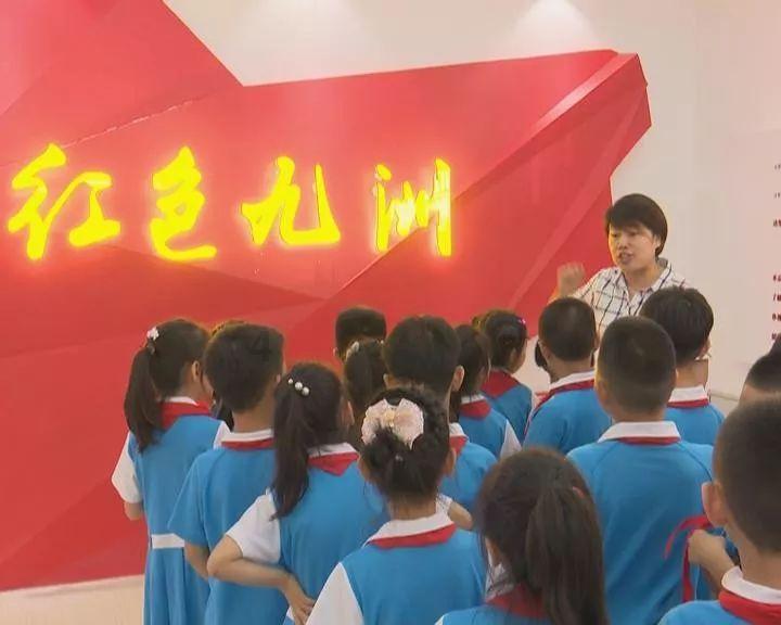 蓝色微笑方块选关版