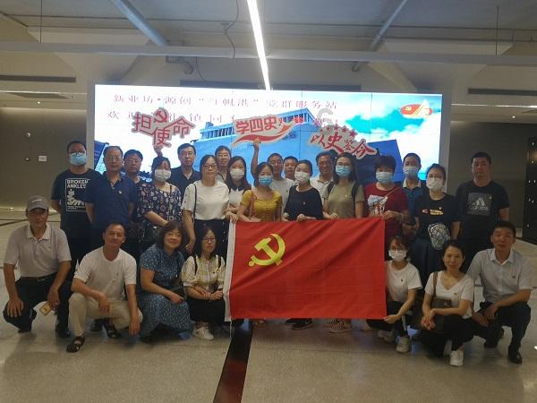 “仅凭半句就封神的句子”，写在作文里绝了！