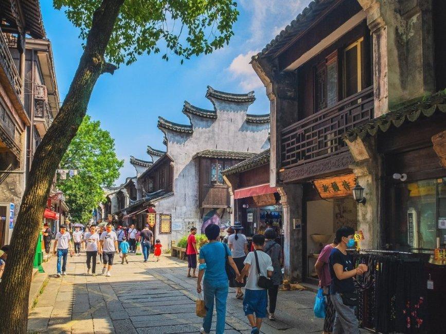 备注:我要女答主解决问题,请问我是男的,27岁,我看到40多岁的女人该怎么称呼她?帮我举几个例子吧-你问我答,解决问题的终极选择