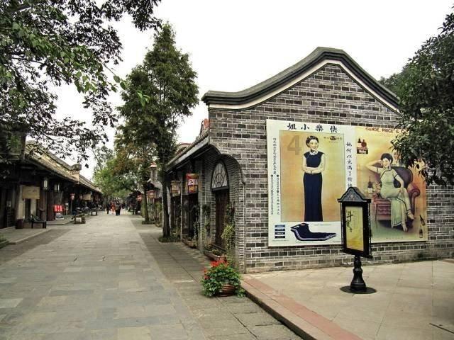 逃离快乐小镇